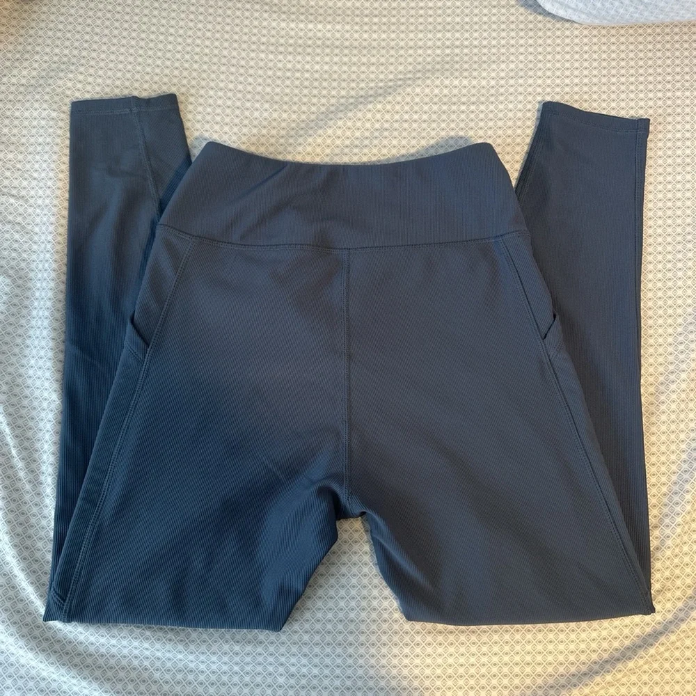 Move Thoery leggings/yoga pants - Picture 3 of 7